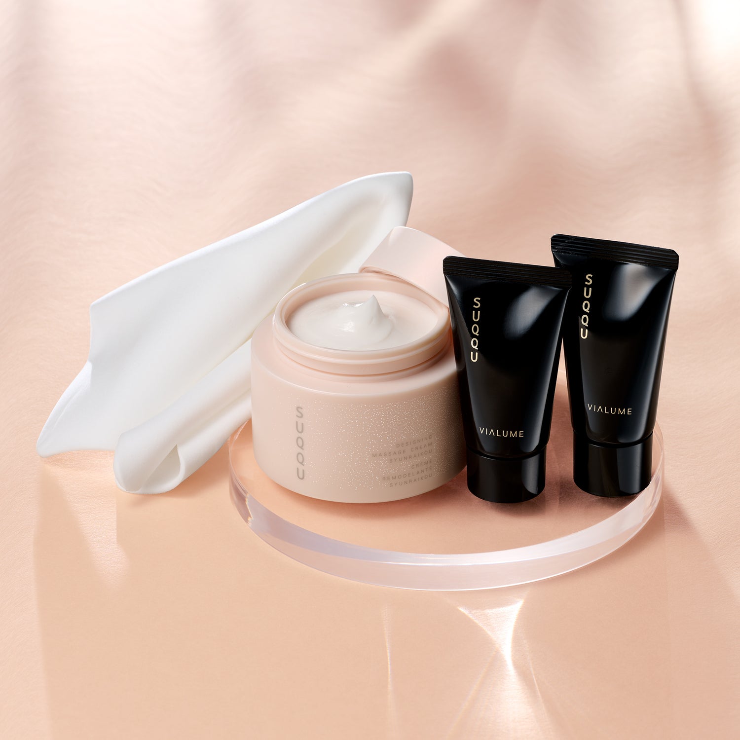 SUQQU Designing Massage Cream Kit Syunraikou skincare products with cloth