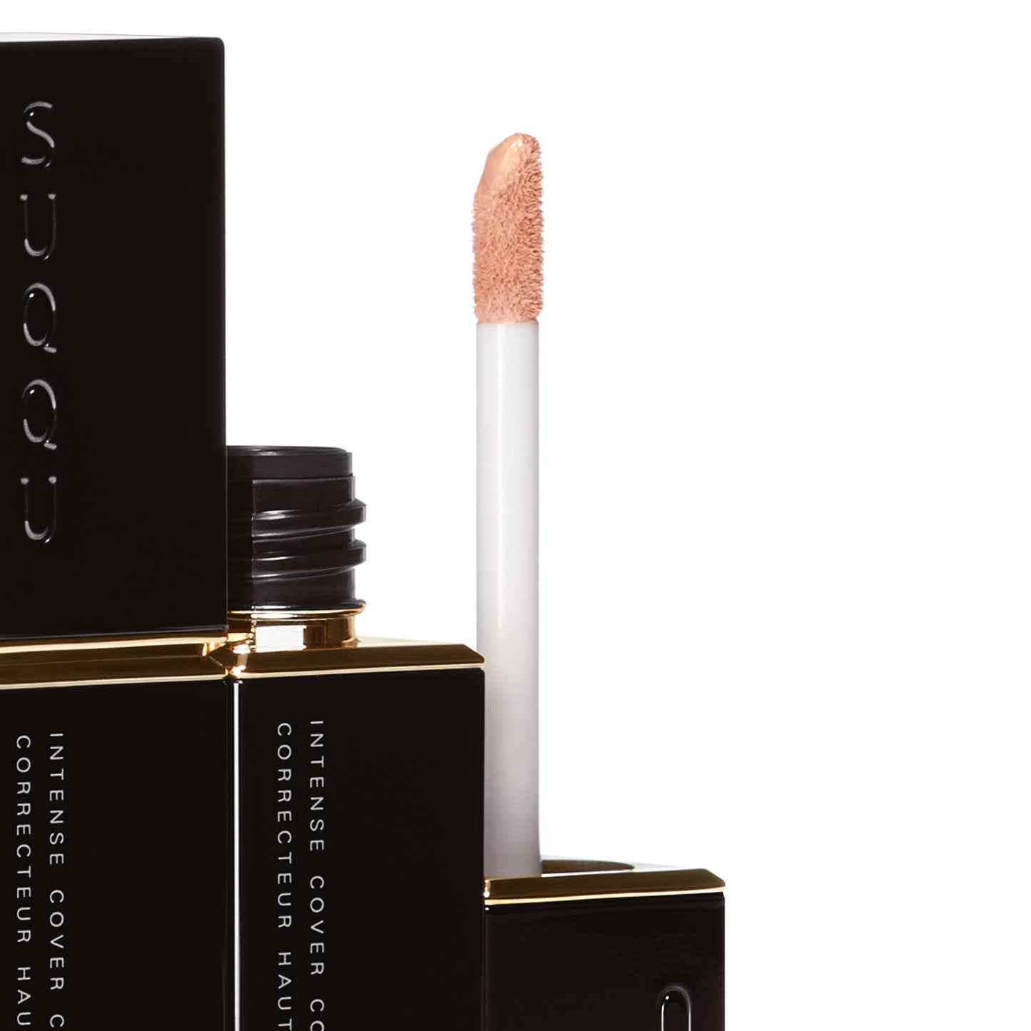 SUQQU Intense Cover Concealer close up base make up product brush tip.