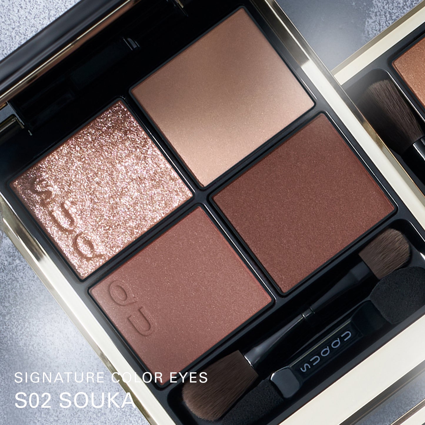 SUQQU Winter Collection 2025 Signature Color Eyes S02 Souka eyeshadow palette on frosted background.