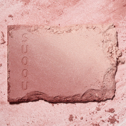 SUQQU Blurring Color Blush 114 cheek blusher and highlighter cracked texture.