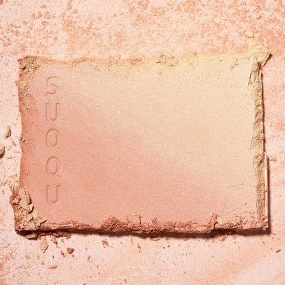SUQQU Blurring Color Blush 115 cheek blusher and highlighter cracked texture.