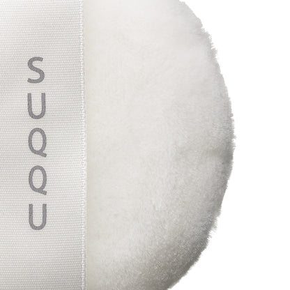 SUQQU Loose Powder Puff N Close up