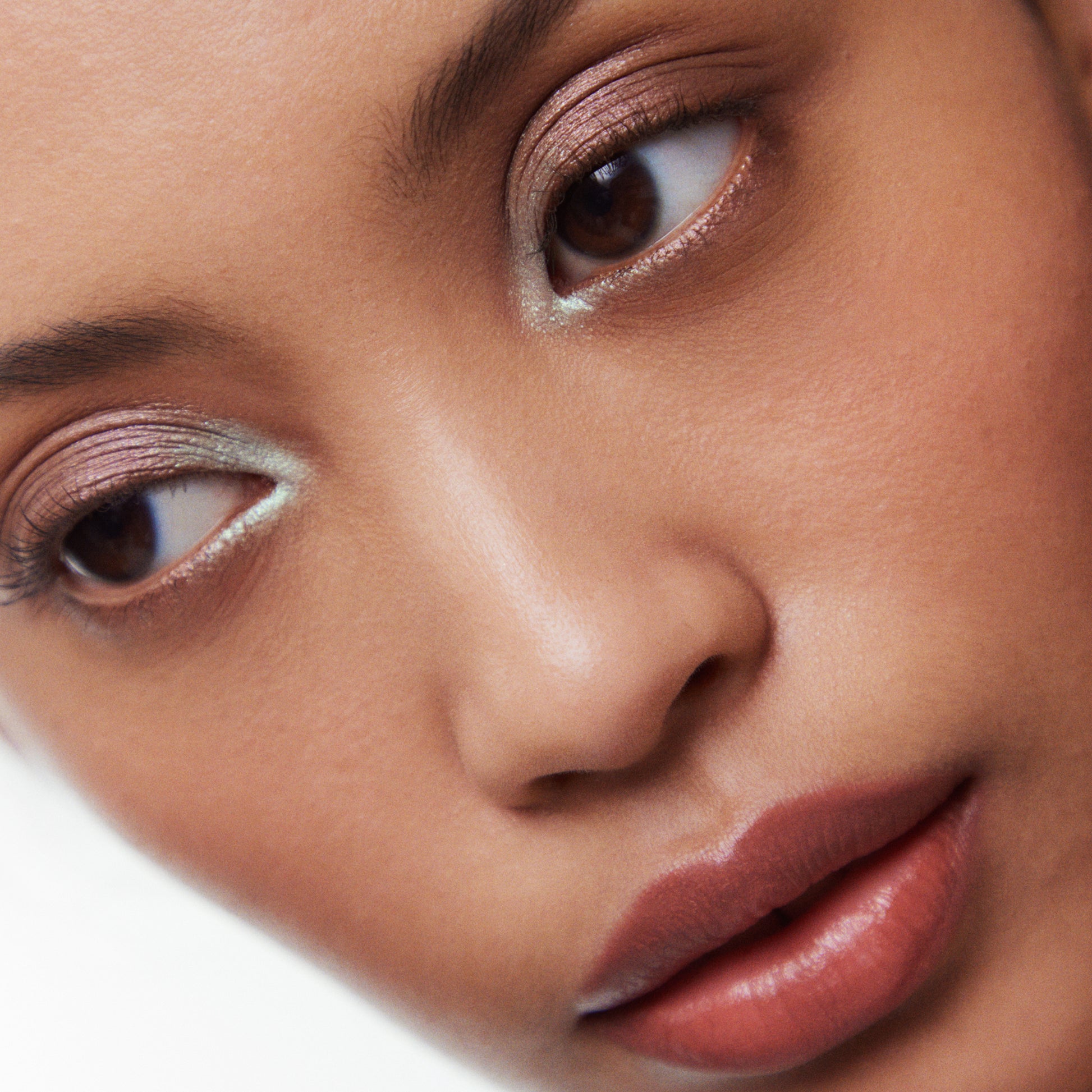 SUQQU Mono Look Eyes single colour eyeshadows shown on model portrait.