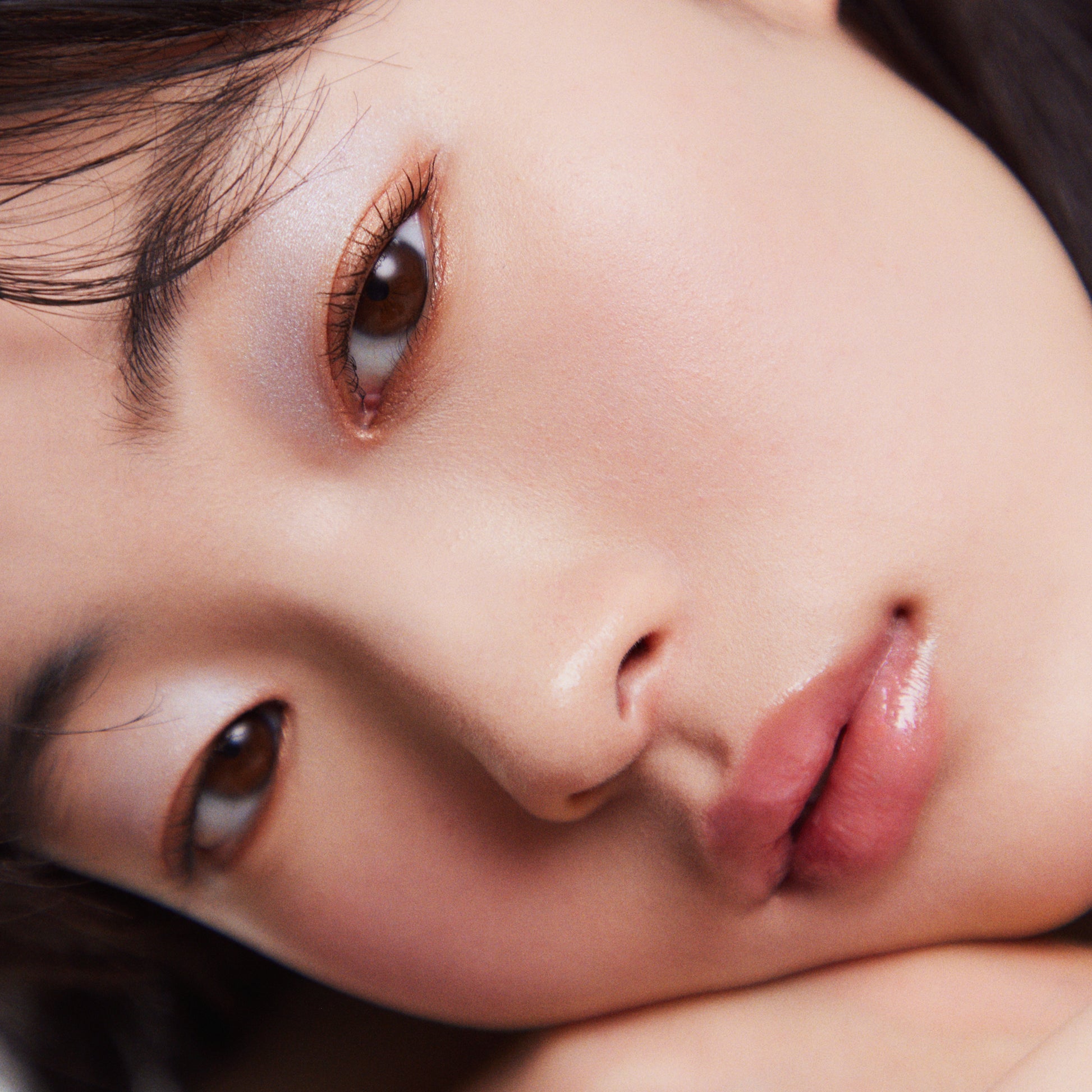 SUQQU Mono Look Eyes single colour eyeshadows shown on model portrait.