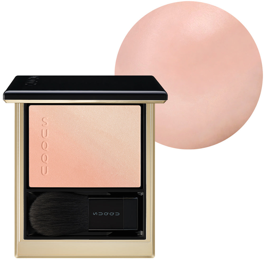 SUQQU 2026 Summer Collection Blurring Color Blush 116 beautiful duo toned cheek blusher and highlighter in golden peach. Shown with model wear cheek close up swatch. Discover some of the very the best blushers from Japan at SUQQU.