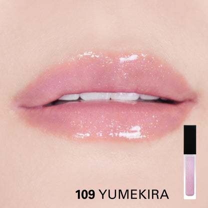SUQQU Treatment Wrapping Lip colour lip gloss lipsticks in sparkle clear shine pink tone 109 over model wear lip close up colour swatch.