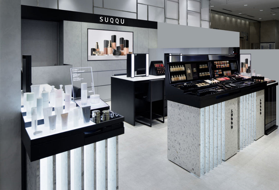 SUQQU in-store counter